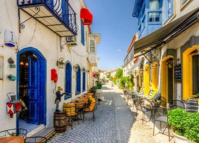 آلاچاتی ترکیه، شهری با خانه های رنگارنگ