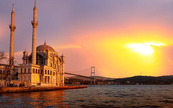 تور استانبول: چرا سفر به استانبول را دوست دارم؟