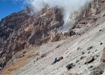 انتقال اجساد کوهنوردان جان باخته در ارتفاعات یخچال یخار دماوند