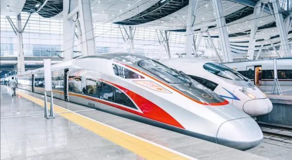 قطار چینی با سرعت شگفت انگیز 453 کیلومتر در ساعت